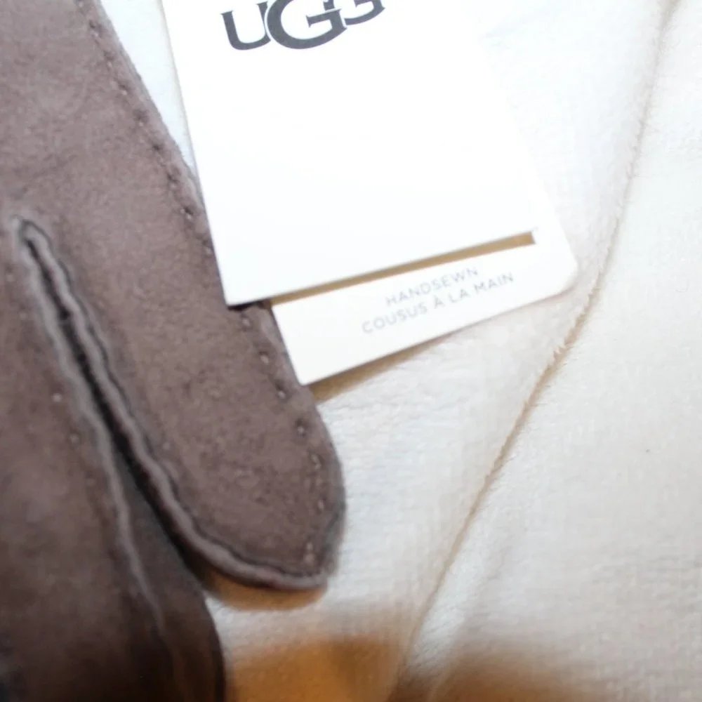 NWT UGG WOMEN'S SUEDE SHEARLING GLOVES GRAY M‎